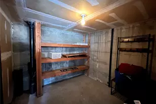 10643 Glen Acres Dr S, Seattle, WA 98168 - Photo 38