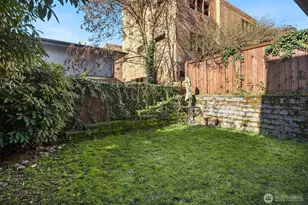 3639 Phinney Ave NE, Seattle, WA 98103 - Photo 26