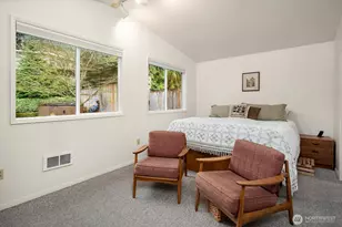 15055 SE 43rd Pl, Bellevue, WA 98006 - Photo 18