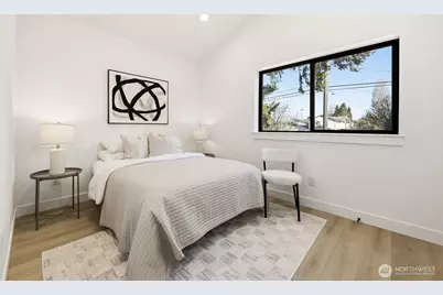 526 N 100th Street, Seattle, WA 98133 - Photo 16