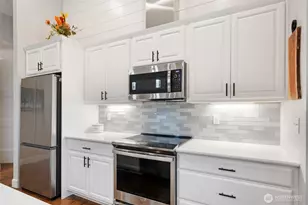 141 E Hofaker Rd, Allyn, WA 98524 - Photo 8