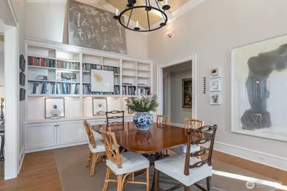 9400 Vineyard Crest, Bellevue, WA 98004 - Photo 16