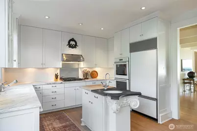 9400 Vineyard Crest, Bellevue, WA 98004 - Photo 14