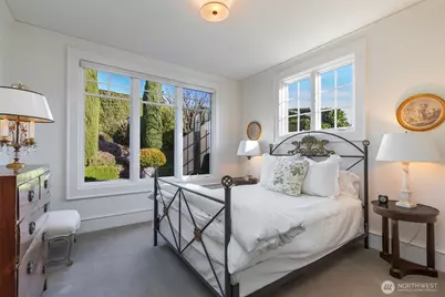 9400 Vineyard Crest, Bellevue, WA 98004 - Photo 20