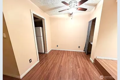 4717 W Lake Sammamish Pkwy SE #C305, Sammamish, WA 98027 - Photo 10