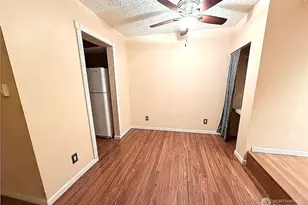 4717 W Lake Sammamish Pkwy SE, Sammamish, WA 98027 - Photo 10