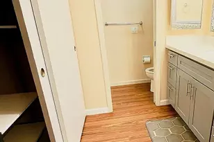 4717 W Lake Sammamish Pkwy SE, Sammamish, WA 98027 - Photo 16