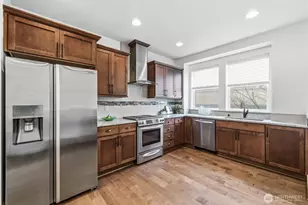 971 NE Ellis Dr, Issaquah, WA 98029 - Photo 4