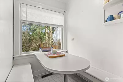 9007 Dayton Avenue N, Seattle, WA 98103 - Photo 6