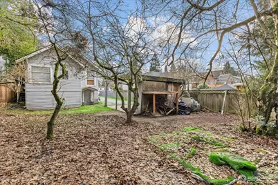 9007 Dayton Avenue N, Seattle, WA 98103 - Photo 4