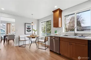 18825 SE 42nd St, Issaquah, WA 98027 - Photo 14