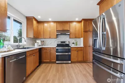 18825 SE 42nd Street, Issaquah, WA 98027 - Photo 16