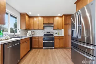 18825 SE 42nd St, Issaquah, WA 98027 - Photo 16