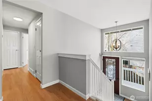 18825 SE 42nd St, Issaquah, WA 98027 - Photo 6