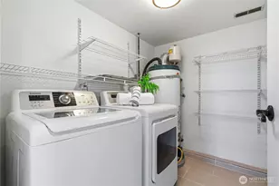 18825 SE 42nd St, Issaquah, WA 98027 - Photo 32