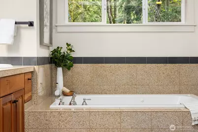 8997 Springwood Avenue NE, Bainbridge Island, WA 98110 - Photo 28