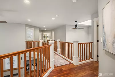 8997 Springwood Avenue NE, Bainbridge Island, WA 98110 - Photo 20