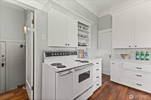 307 W Highland Dr, Seattle, WA 98119 - Photo 14