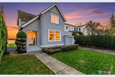 307 W Highland Drive, Seattle, WA 98119 - Photo 2