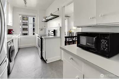 1017 Minor Avenue #1303, Seattle, WA 98104 - Photo 10