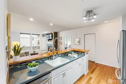 3221 SW Avalon Way #413, Seattle, WA 98126 - Photo 6