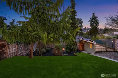 3234 35th Avenue W, Seattle, WA 98199 - Photo 10