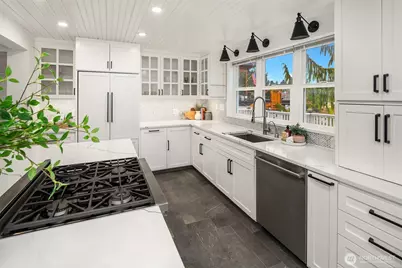 3234 35th Avenue W, Seattle, WA 98199 - Photo 24