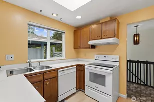 9029 Eastview Ave, Everett, WA 98208 - Photo 8