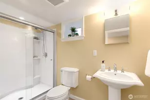 8030 Dibble Ave NW, Seattle, WA 98117 - Photo 24