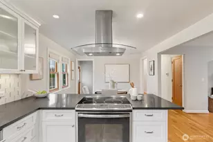 8030 Dibble Ave NW, Seattle, WA 98117 - Photo 12