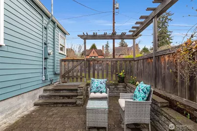 8030 Dibble Avenue NW, Seattle, WA 98117 - Photo 30