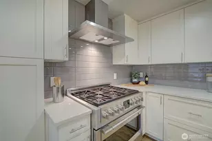 13227 NE 130th Pl, Kirkland, WA 98034 - Photo 8