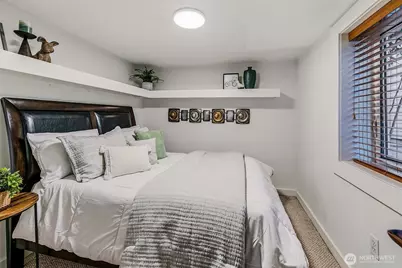 3532 Meridian Avenue N, Seattle, WA 98103 - Photo 32