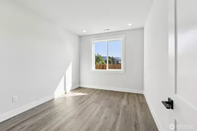 571 Thompson (Lot 4) Drive, Enumclaw, WA 98022 - Photo 14