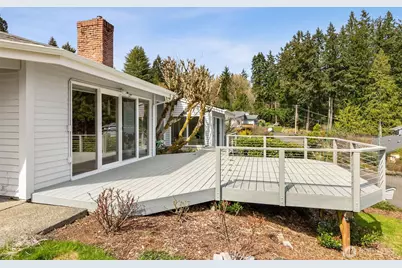 2121 Beverly Beach Drive NW, Olympia, WA 98502 - Photo 16