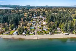 2121 Beverly Beach Dr NW, Olympia, WA 98502 - Photo 4