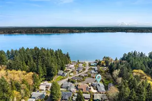 2121 Beverly Beach Dr NW, Olympia, WA 98502 - Photo 2