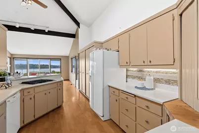 2121 Beverly Beach Drive NW, Olympia, WA 98502 - Photo 22