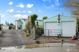 729 Edgewood Ave NE, Ocean Shores, WA 98569 - Photo 2