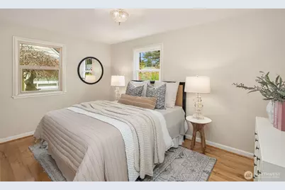 8215 40th Avenue NE, Seattle, WA 98115 - Photo 12