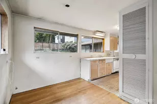 12069 Lakeside Pl NE, Seattle, WA 98125 - Photo 6