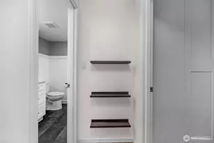 2500 81st Ave SE, Mercer Island, WA 98040 - Photo 16