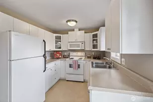 21801 52nd Ave W, Mountlake Terrace, WA 98043 - Photo 12