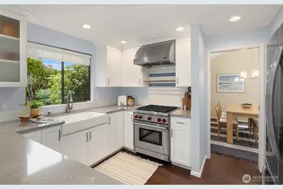 18430 NE 15th Place, Bellevue, WA 98008 - Photo 10