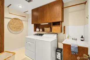 18430 NE 15th Pl, Bellevue, WA 98008 - Photo 22