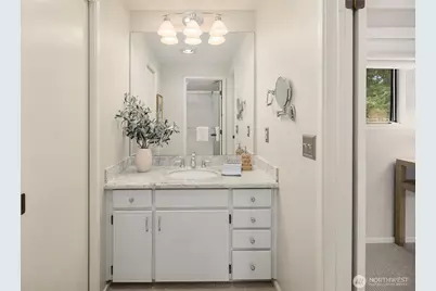 18430 NE 15th Place, Bellevue, WA 98008 - Photo 18