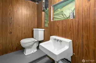 1526 N 107th St, Seattle, WA 98133 - Photo 18