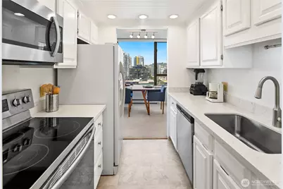 2201 3rd Avenue #1404, Seattle, WA 98121 - Photo 4