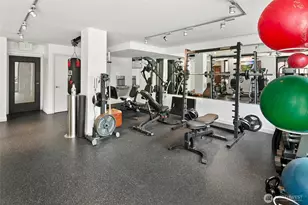 2201 3rd Ave, Seattle, WA 98121 - Photo 20