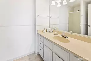 2201 3rd Ave, Seattle, WA 98121 - Photo 16